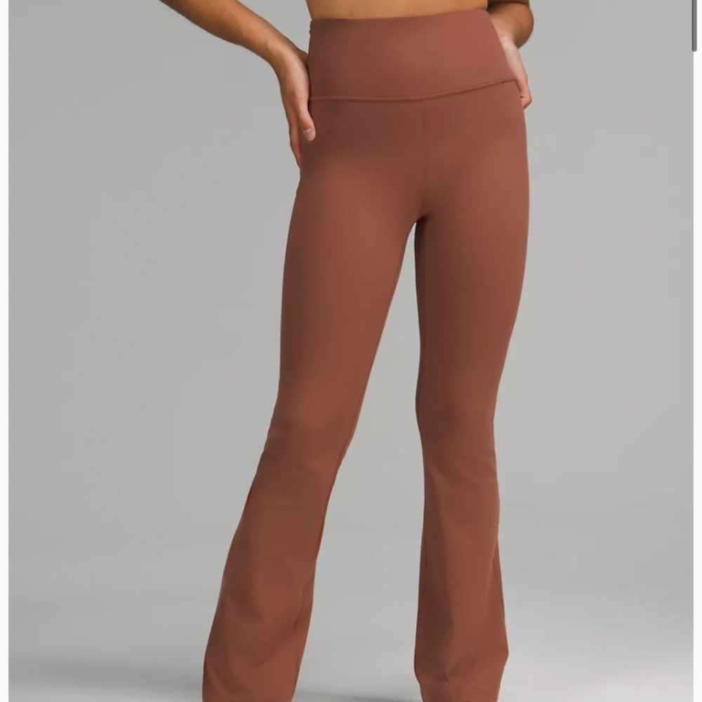 trades only lululemon high rise groove flare